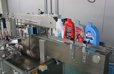 防凍液雙面貼標機