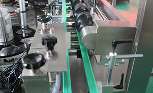 全自動回轉(zhuǎn)式數(shù)控不干膠貼標(biāo)機(jī)-XTHZ-928S型