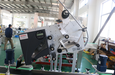 紙箱側(cè)面打印貼標(biāo)