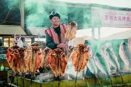 澳门天天彩历史记录资料大全,真实经典策略设计_VR型43.237