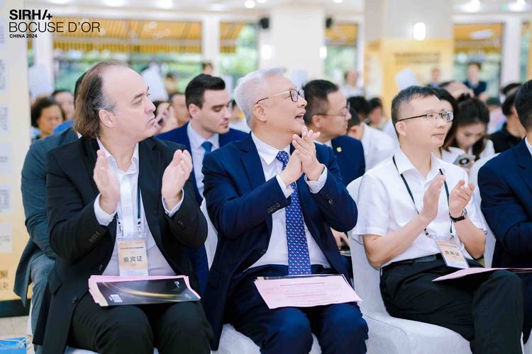 澳门资料2024免费,真实经典策略设计_VR型43.237